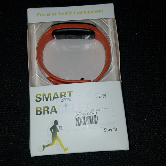 B1/B4 Smart Bracelet/Watch China version of Fitbit sports tracker - Picture 1 of 6